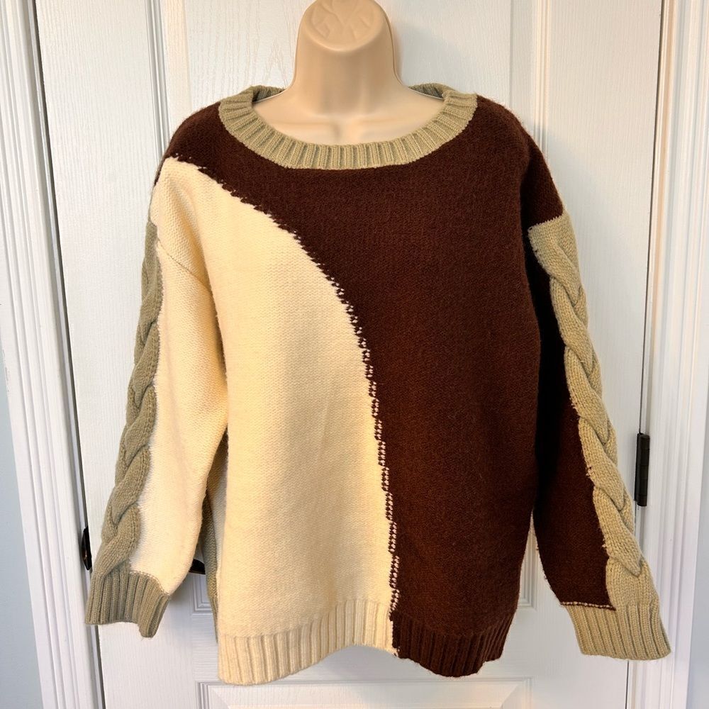 NWT Papermoon Unique Color Block Sweater! ❤️